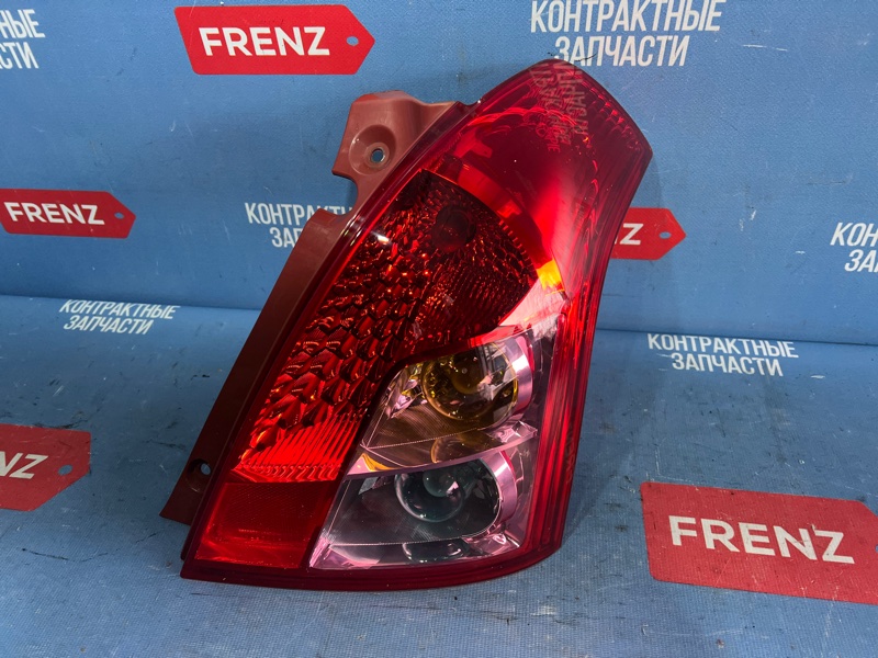 Фонарь правый Suzuki Swift ZC11