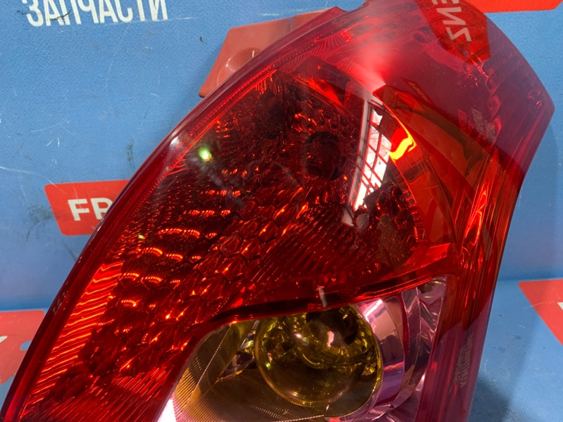 Фонарь правый Suzuki Swift ZC11