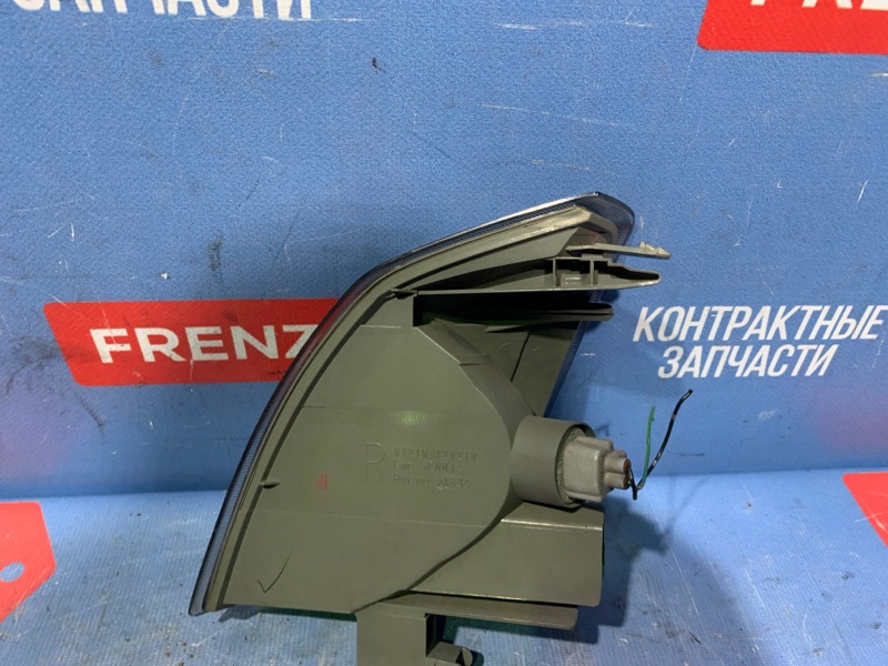 Повторитель поворота правый X-trail 2001-2006 T30
