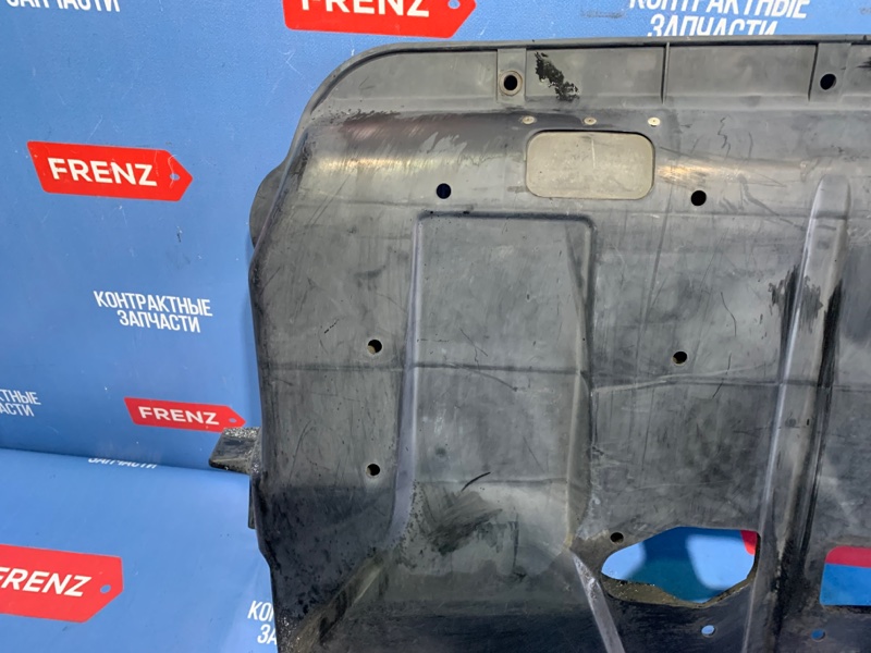 Пыльник двигателя Subaru Outback BH