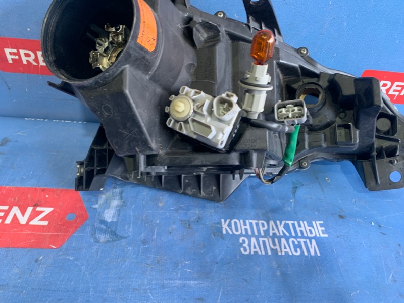Фара ксеноновая левая BRZ 2011-2021 ZC