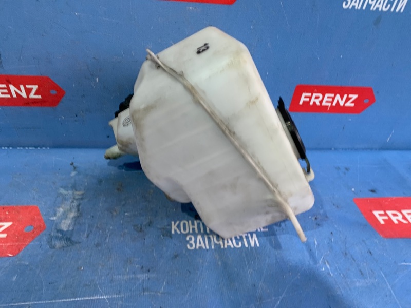 Бачок стеклоомывателя Prius 2003-2009 20