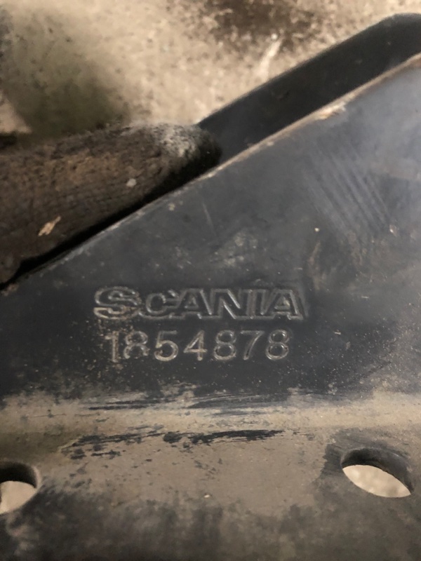 Кронштейн крепления крыла Scania