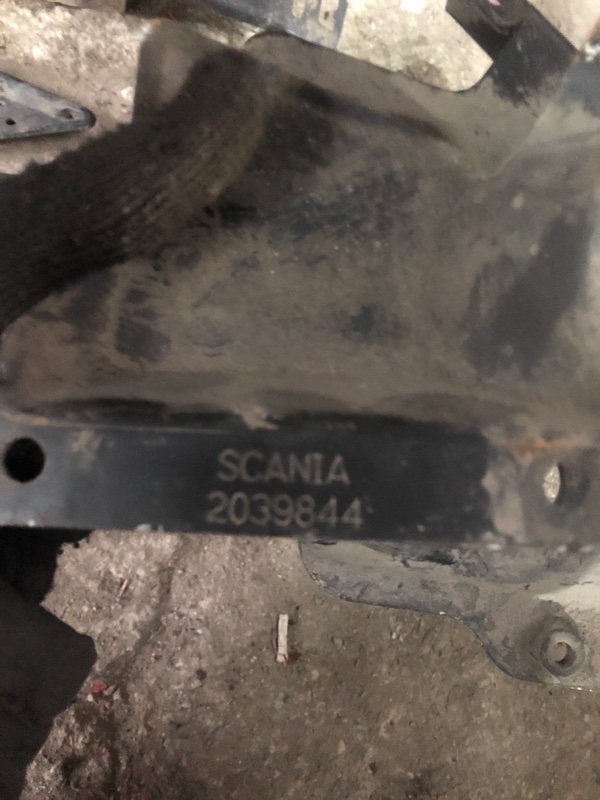 Кронштейн бачка гура Scania R-Series