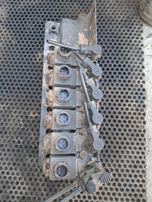 Блок клапанов Scania G500 DC13 146 W 01 7124199 2018