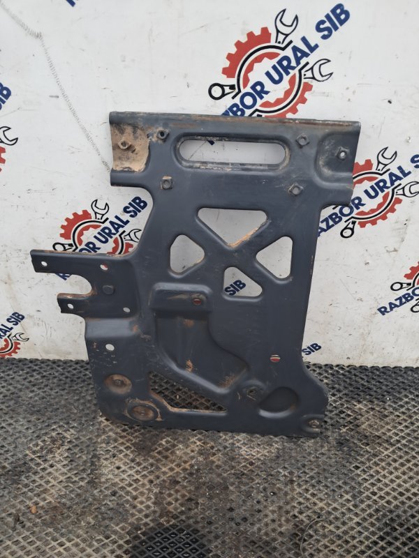Кронштейн брызговика Scania G500 DC13 146 W 01 7124199 2018 правый