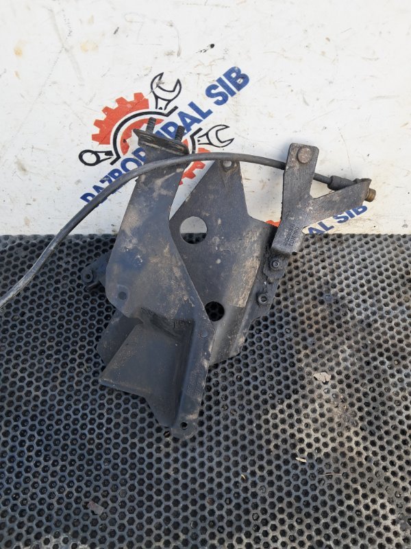 Кронштейн бачка гура Scania G 400 DC13 113 L01 8313859 2018