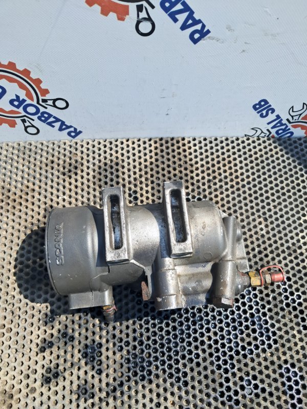Корпус топливного фильтра scania G 400 DC13 113 L01 8313859 2018 (б/у)