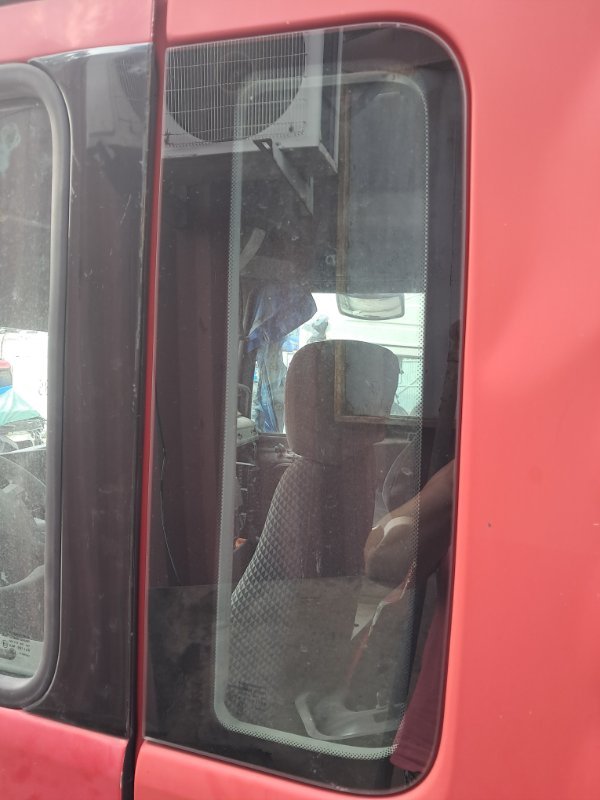 Стекло боковое MAN Tgx 18.440 D 2066 LF 40 ДИЗЕЛЬ 2010 левое (б/у)