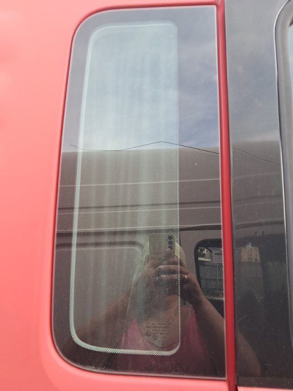 Стекло боковое MAN Tgx 18.440 D 2066 LF 40 ДИЗЕЛЬ 2010 правое (б/у)