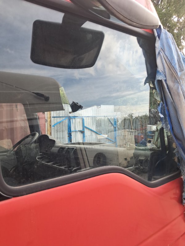 Стекло двери MAN Tgx 18.440 D 2066 LF 40 ДИЗЕЛЬ 2010 переднее правое (б/у)