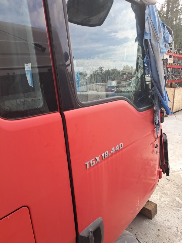 Дверь правая в сборе MAN Tgx 18.440 D 2066 LF 40 ДИЗЕЛЬ 2010 (б/у)