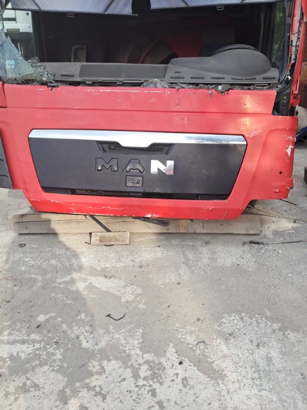 Капот с дефектом MAN Tgx 18.440 D 2066 LF 40 ДИЗЕЛЬ 2010 (б/у)