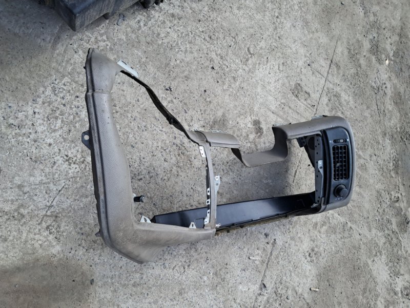 Накладка торпедо Daf 105.460 MX 340 U1 460 Л 2014 левая (б/у)