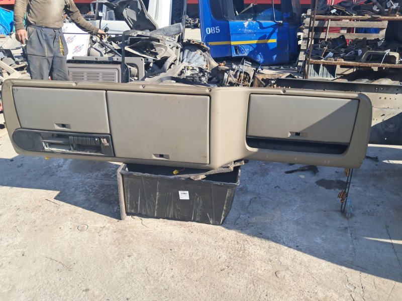 Консоль верхняя Daf 105.460 PACCAR MX300 408 Л 0451872 2019 передний (б/у)