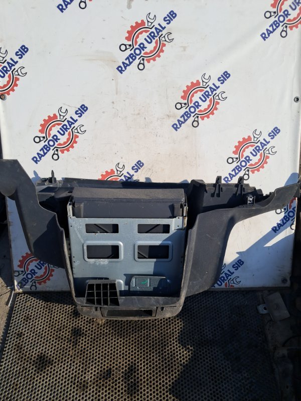 Центральная консоль scania R440 DC13 102 L 01 8293736 2017 (б/у)