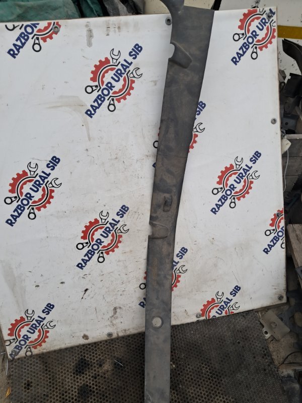 Накладка стойки scania R440 DC13 102 L 01 8293736 2017 левая (б/у)