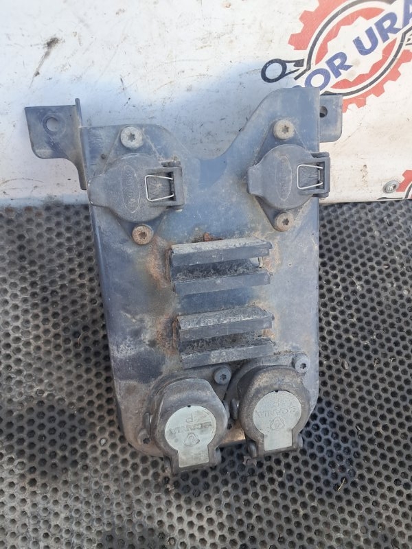 Кронштейн розеток Scania G 400 DC 13 103 L01 6960786 2016 (б/у)