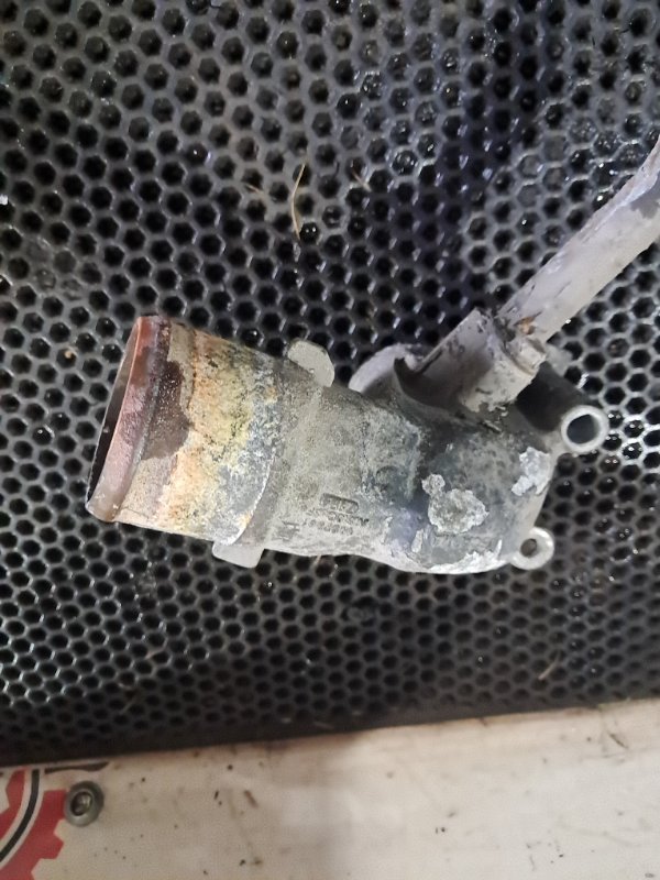 Фланцевая трубка scania R420 DC1215L01 6630406 2010 (б/у)