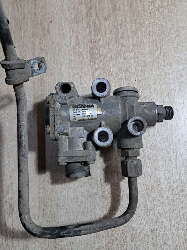 Клапан горного тормоза scania R420 DC1215L01 6630406 2010 (б/у)
