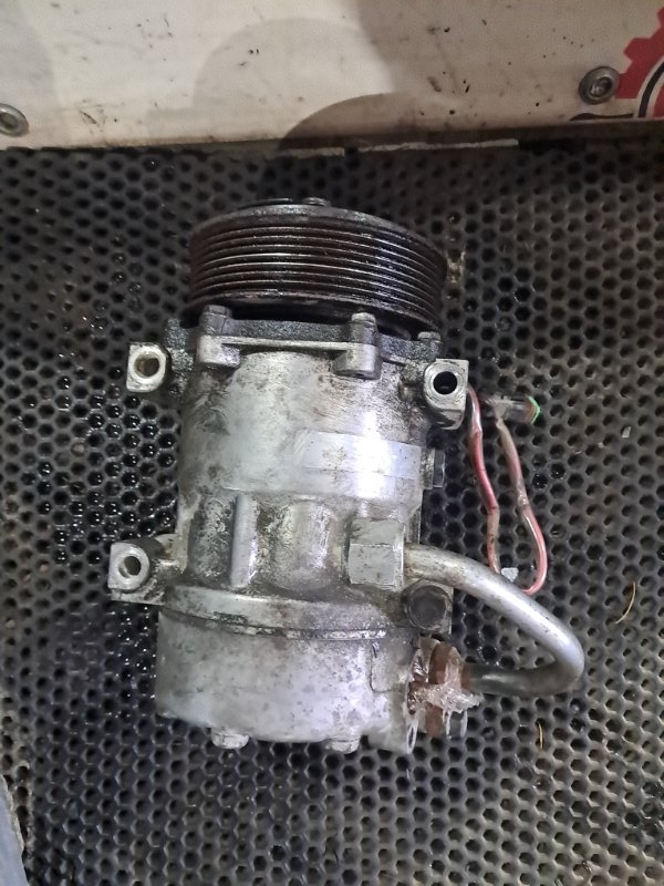 Компрессор кондиционера scania R420 DC1215L01 6630406 2010 (б/у)