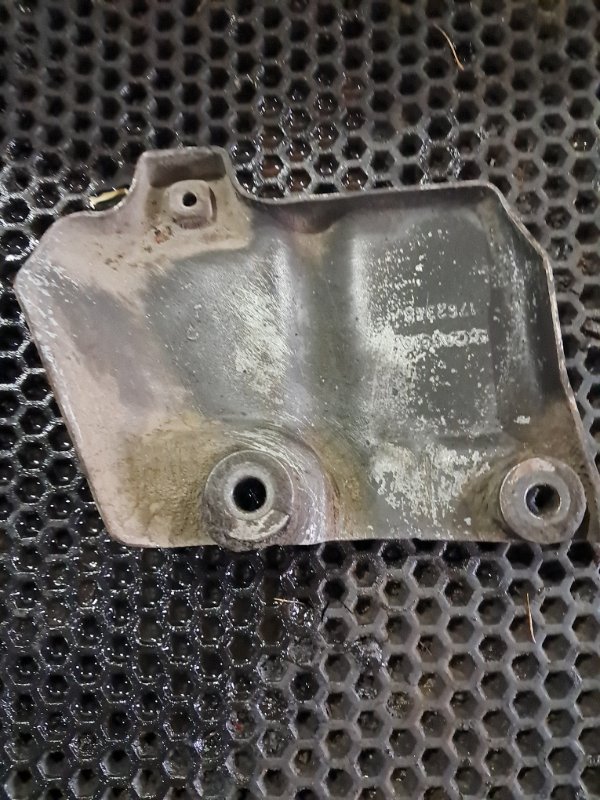 Крышка маслоотделителя scania R420 DC1215L01 6630406 2010 (б/у)