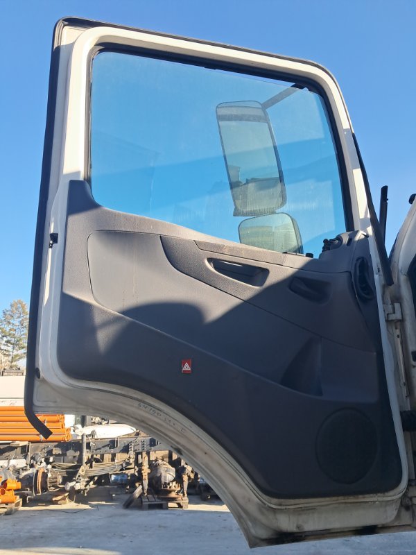 Обшивка двери Kamaz 5490 549000 M 0036232 OM 457 LA 2021 левая (б/у)