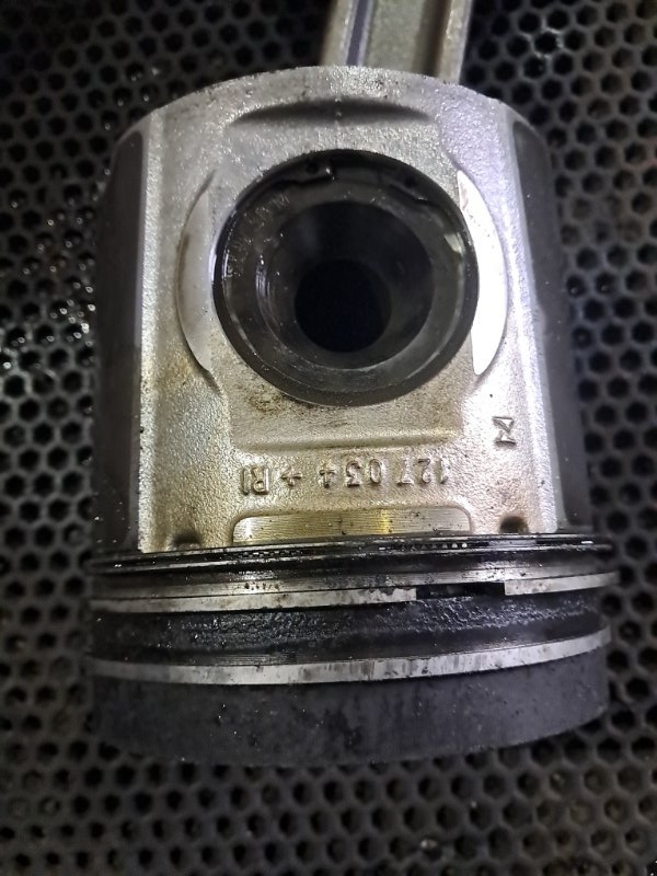 Поршень 6 шт scania p340 DC11 08 L02 340 HP EURO 3 2012г (б/у)