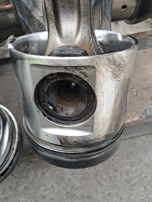 Поршень 6 шт Scania R124 DC 1203 HPI 2003 (б/у)