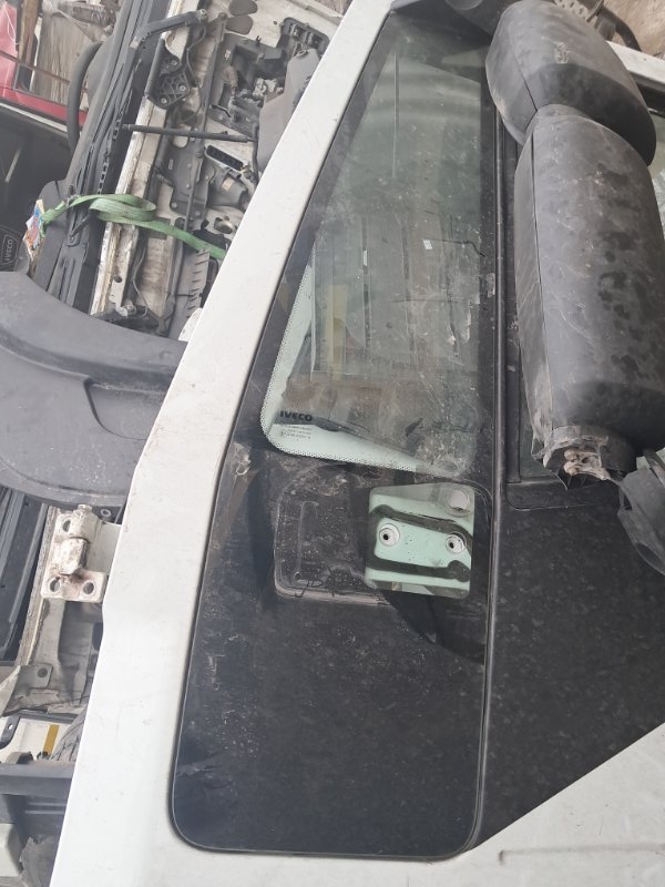 Стекло боковое Iveco Stralis 008-278872 2021 левое (б/у)