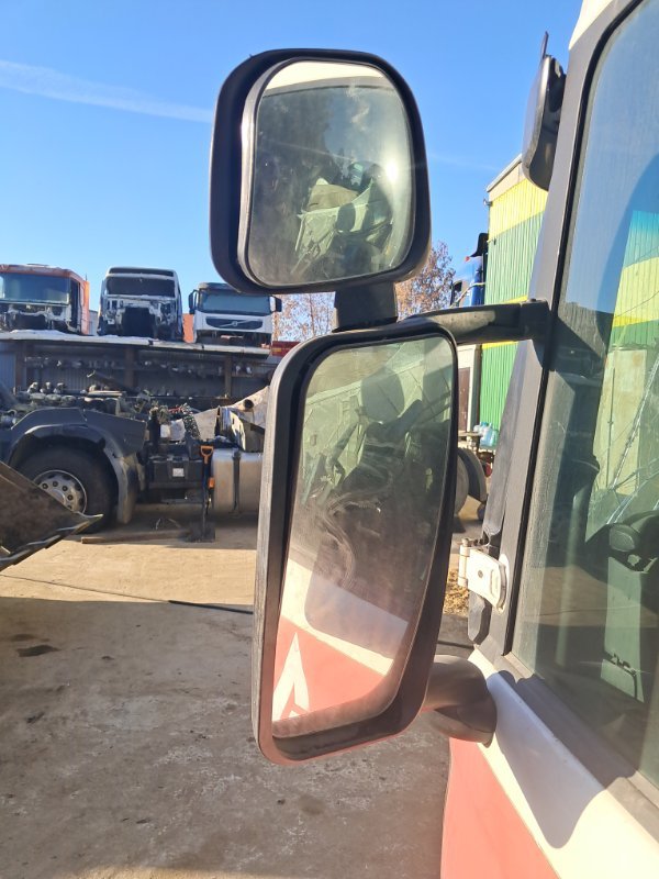 Зеркало левое в сборе Scania R400 DC13 113 L01 2018 (б/у) Зеркало левое в сборе Scania R400 DC13 113 L01 2018 (б/у)