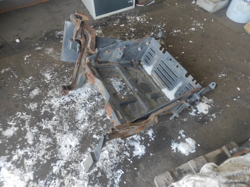 Ящик аккумуляторный R440 2013