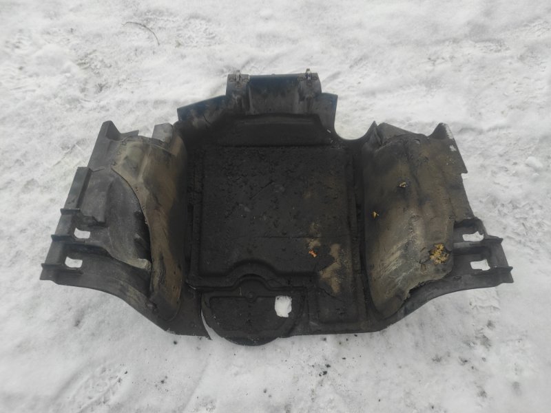 Шумоизоляция двигателя нижняя передняя R440 2013