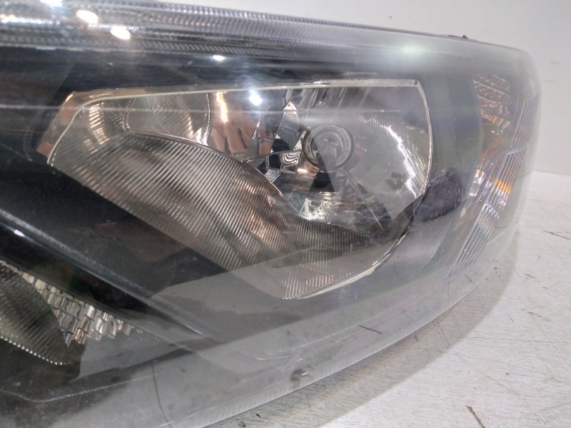 Фара передняя левая Lada Granta Фара передняя левая Lada Granta