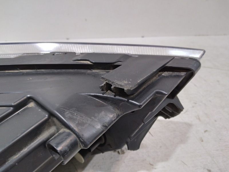 Фара передняя левая Granta 2018- Фара передняя левая Granta 2018-