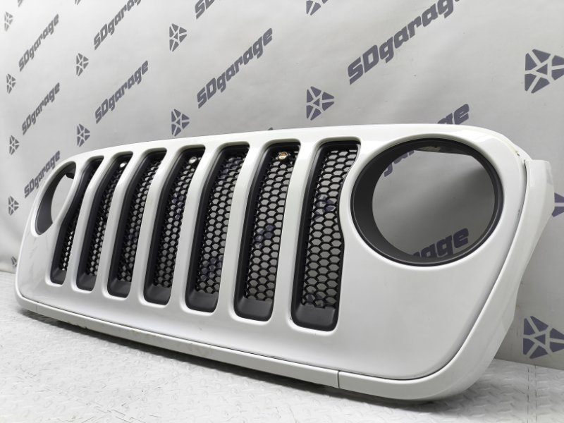 Решетка радиатора Jeep Wrangler JL