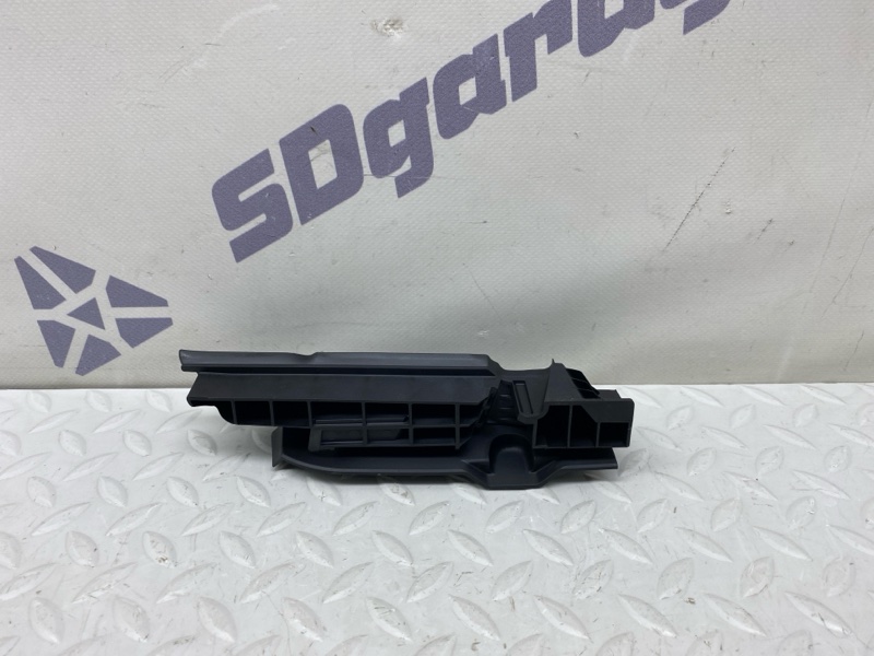 Уплотнитель двери передний левый Lexus UX 250H 2020 200/250H 2000CC 16-VALVE DOHC 67856-76010 Б/У