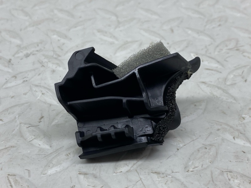 Уплотнитель двери передний левый Lexus UX 250H 2020 200/250H 2000CC 16-VALVE DOHC 67838-76010 Б/У