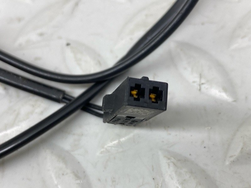 Замок ремня безопасности задний левый Taycan 2021 9J1 EBFA