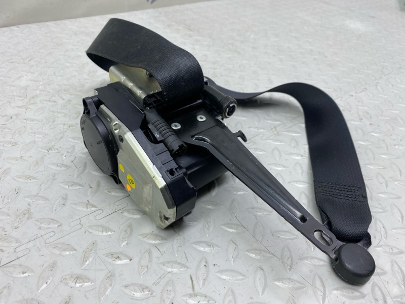 Ремень безопасности передний левый Taycan 2021 9J1 EBFA