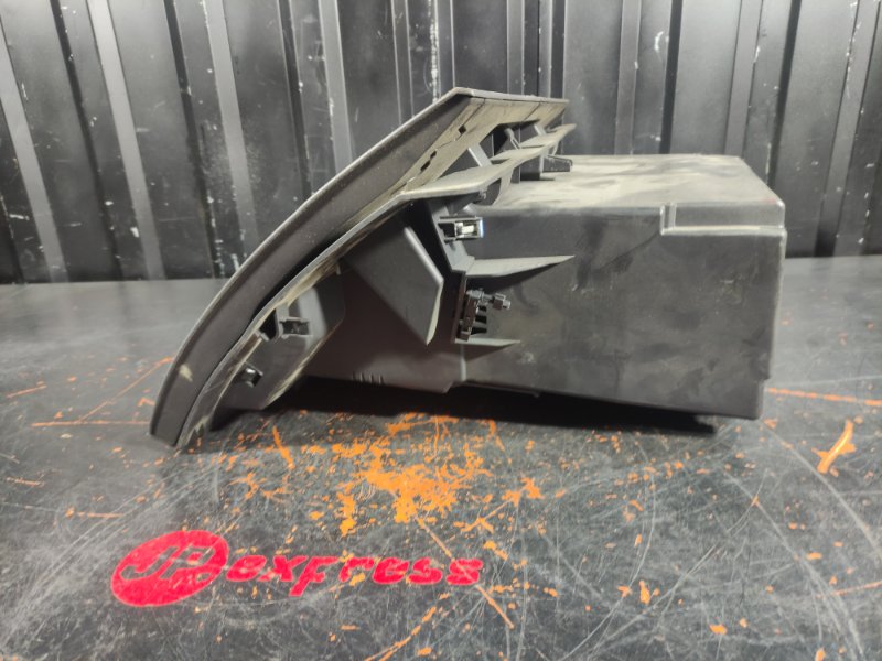 Бардачок FOCUS 3