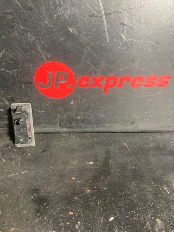 Плафон подсветки номера 3 2008 E92 N47D20