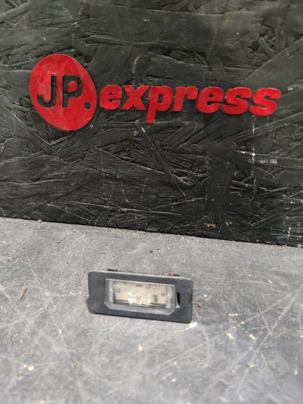 Плафон подсветки номера BMW 5 2012 F10 N55B30 63267193293 контрактная