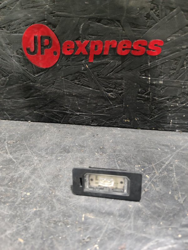 Плафон подсветки номера BMW 3 2012 F30 N20B20 63267193293 контрактная