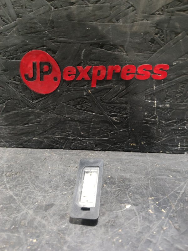 Плафон подсветки номера BMW 3 E92 N54B30