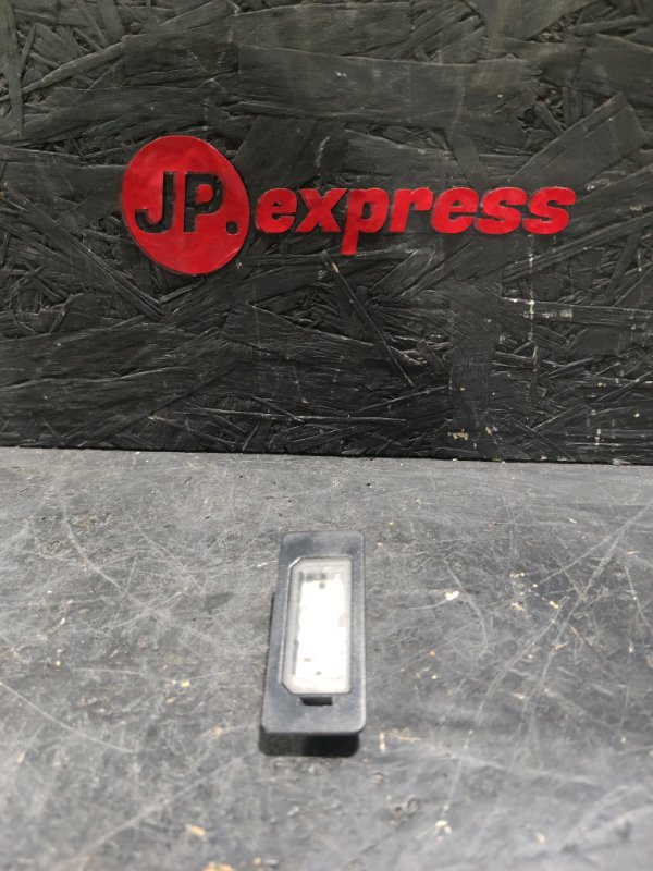 Плафон подсветки номера BMW X1 E84 N46B20