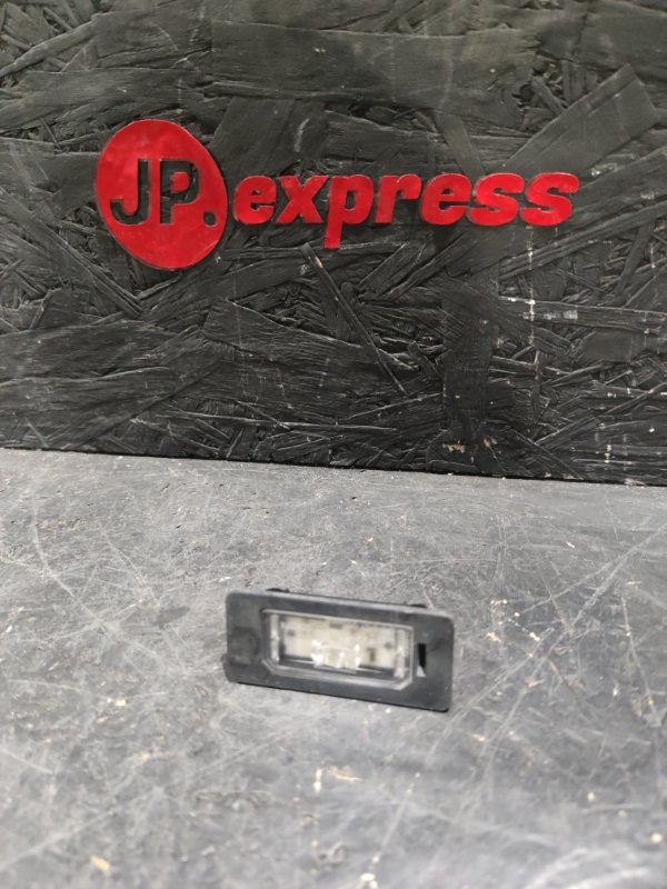 Плафон подсветки номера BMW 3 2010 e90 N46B20 63267193293 контрактная