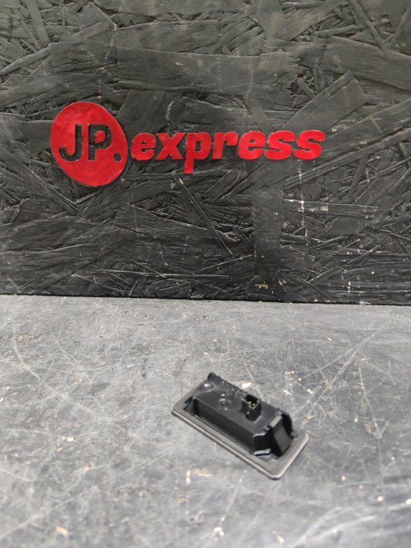 Плафон подсветки номера 3 2010 e90 N46B20