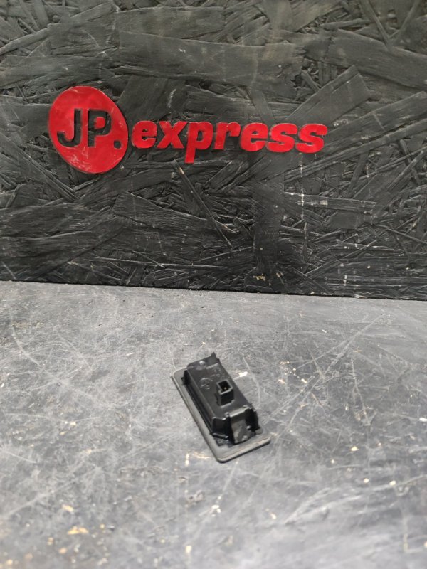 Плафон подсветки номера 5 2012 F10 N52B30