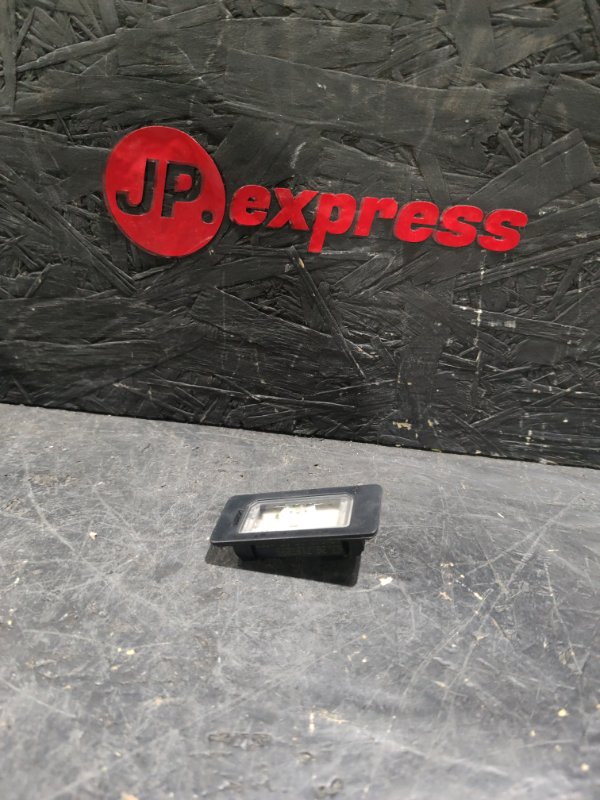 Плафон подсветки номера X1 2012 E84 N20B20